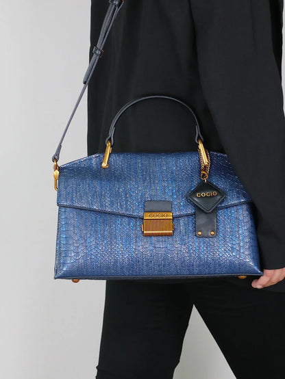 EMBOSSED™ - CHIC TEXTURED HANDBAG