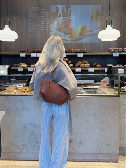 Pernilla™ - STRUCTURED TOTE BAG WITH SIDE GATHERING