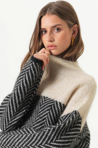 OLIVIA™ - COZY TURTLENECK SWEATER